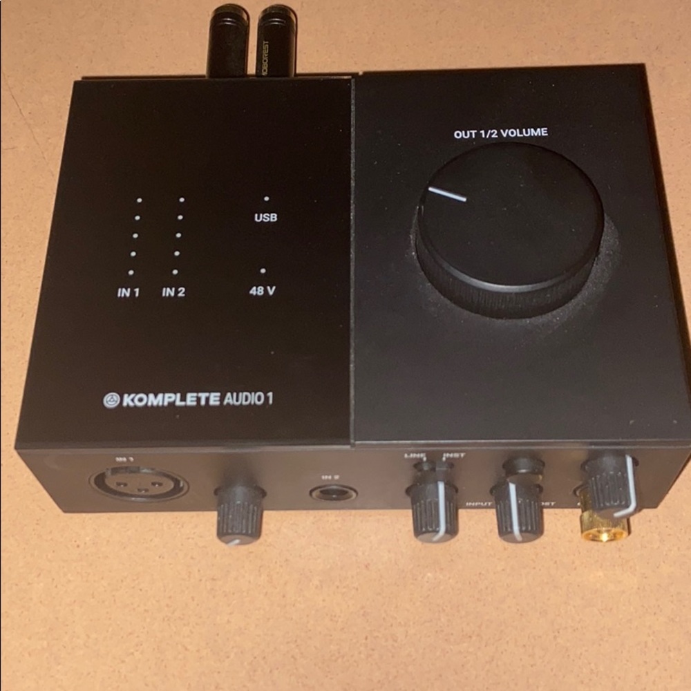 Komplete Audio interface